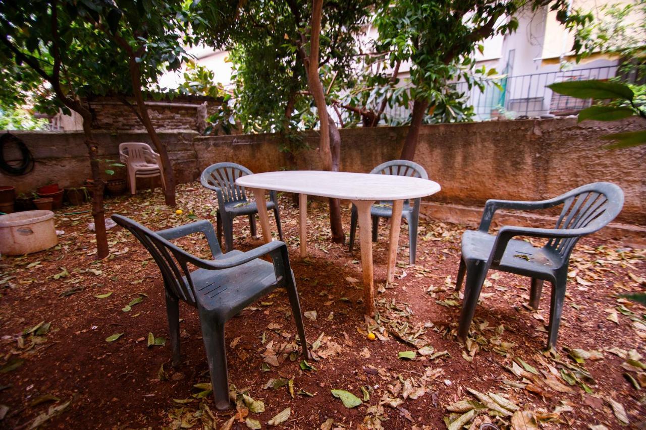 Birbili Youth Guest House Athene Buitenkant foto
